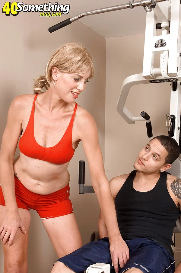 Mature sport instructor mom Liz Summers goes horny for fucking in the gym  - Sports, Mature, Shorts, Ass Fucking, Reality, Spreading, Hardcore, Big Tits, Shaved, Blowjob  - Photo 4