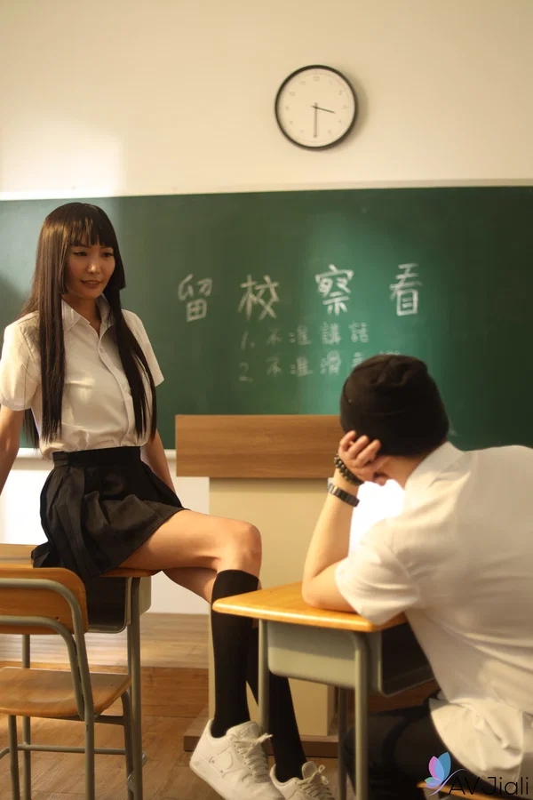 Asian schoolgirl Li Zhiyan gets a thorough dicking after giving head in class  - Chinese, Asian, Schoolgirl, Upskirt, Reality, Skirt, Outdoor, Socks, Natural Tits, Big Tits  - Photo 4