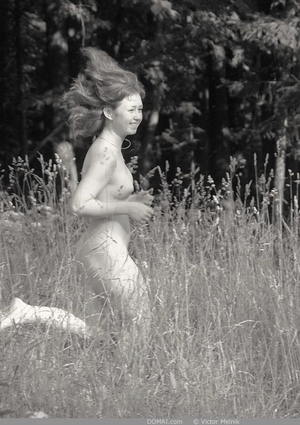 Amateur ginger teen with a big ass posing in beautiful nature butt naked  - Redhead, Outdoor, Teen, Tiny Tits, Nipples, Cute, Short Hair, Glamour, Ass, Model  - Photo 17
