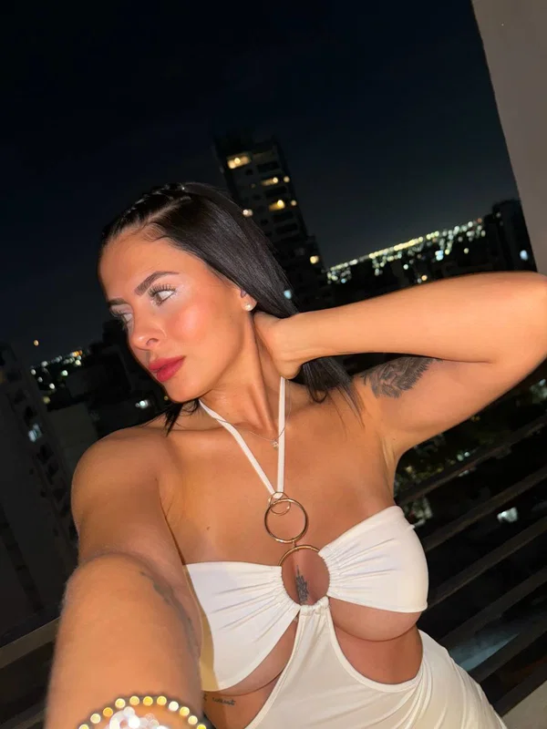 Hot babe Chloe Laurents teases with her big boobs in a selfie compilation  - Curvy, Thick, Chubby, Face, Tattoo, BBW, Jeans, Close Up, Big Tits, Shorts  - Photo 1