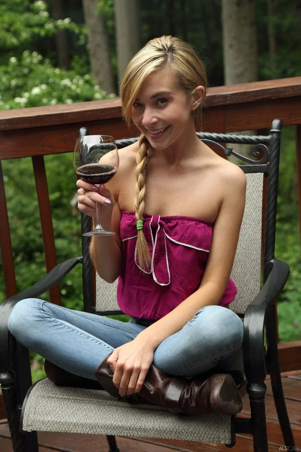 Thin teen Kylie Nicole unveils her tits & plays with a twat stretcher outdoors  - Skinny, Petite, Nipples, Teen, Tiny Tits, Amateur, Jeans, Shaved, Beautiful, Outdoor  - Photo 2