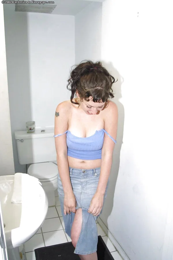 Nasty amateur Bunny shows big tits and spreading that tight cunt  - Bath, Amateur, Teen, Ass, Big Tits, Spreading, Pussy, Close Up, Short Hair, Panties  - Photo 2