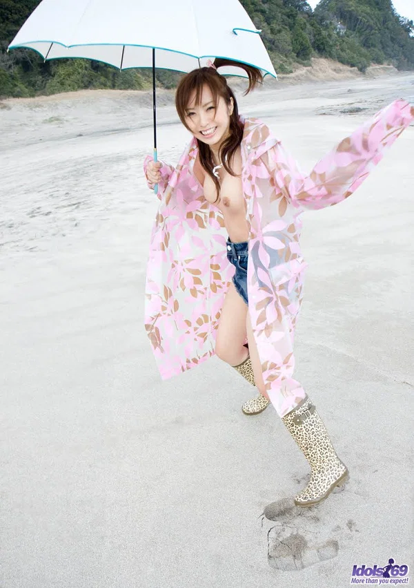 Japanese teen Namiki goes totally nude at various indoor and outdoor locations  - Japanese, Beach, Asian, Hairy, Teen, Outdoor, Cute, Panties, Upskirt, Close Up  - Photo 3