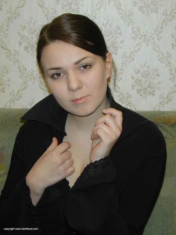Teen amateur Olesya flashes her boobs before freeing her moist bush from hose  - Amateur, Teen, Spreading, Pantyhose, European, Ass, Brunette, Pussy, Clothed, Babe  - Photo 2
