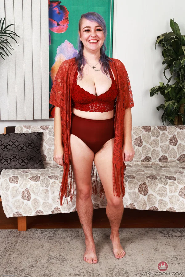 Caucasian chick Bratty Wolfie covers her hairy pussy with her bare legs  - Hairy, BBW, Curvy, Thick, Chubby, Amateur, Pussy, White, Feet, Big Tits  - Photo 1