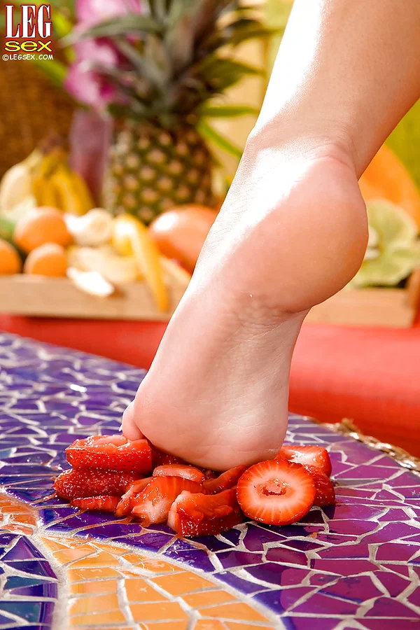 Sugary babe with beautiful legs Lily Love shows off in a hot foot fetish scene  - Oiled, European, Legs, Flexible, Big Tits, High Heels, Feet, Spreading, Ass, Babe  - Photo 10