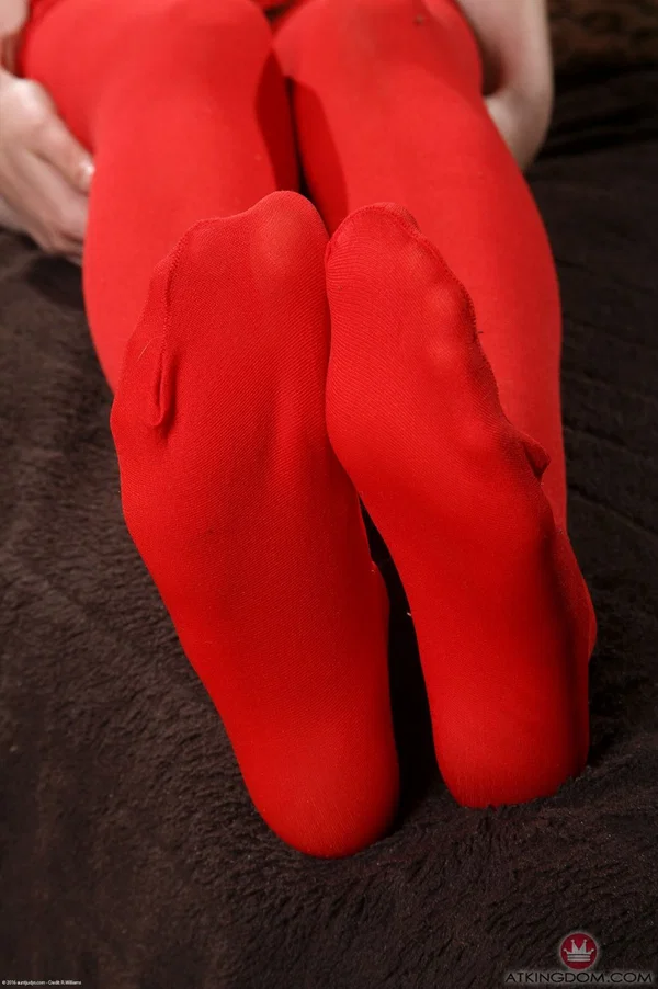 ATK Hairy featuring Cyan Nude Porn Pics  - Amateur, Hairy, Feet, Ass, Close Up, Stockings, Pussy, Beautiful, Legs, Armpit  - Photo 2