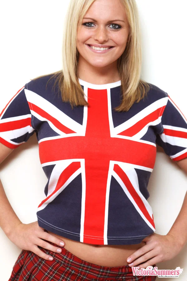 Blonde amateur Victoria Summers frees her big naturals from a Union Jack shirt  - Amateur, Big Tits, Blonde, Lingerie, Babe, European, Nipples, Natural Tits, Panties, Ass  - Photo 2