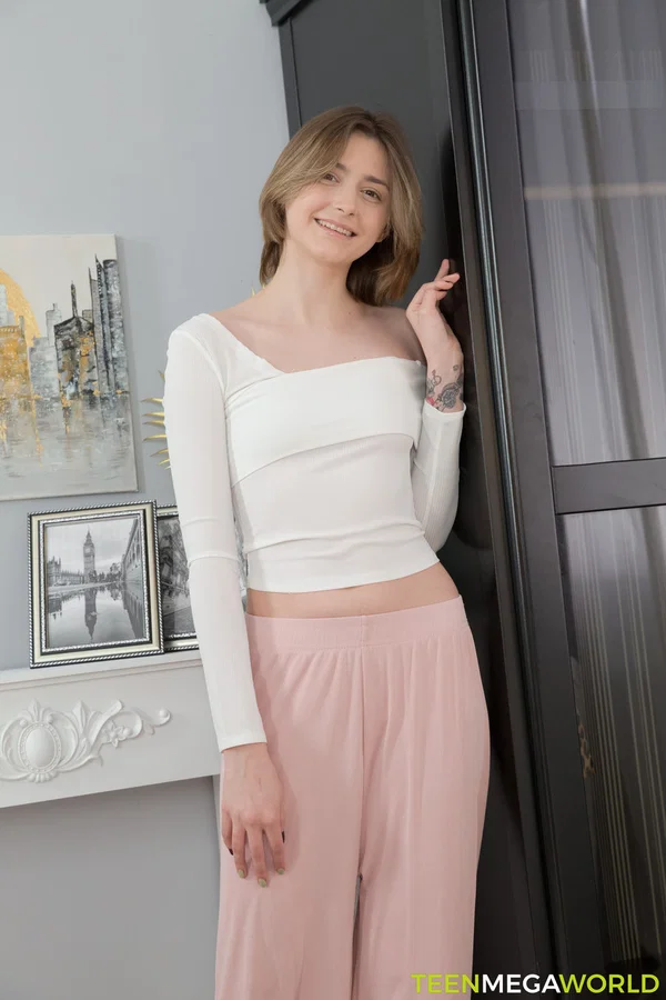 Pretty teen Funky Town enjoys hardcore anal & vaginal sex with a hung stud  - Anal, Amateur, Russian, Cum In Pussy, Short Hair, Creampie, Ass Fucking, Blowjob, White, Reality  - Photo 2