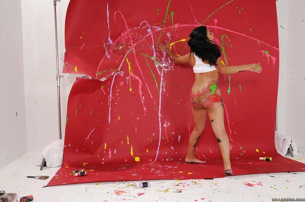 Latina MILF Cassandra Cruz shows her sweet ass covered with paint  - Latina, MILF, Ass, Big Tits, Natural Tits, PAWG  - Photo 11