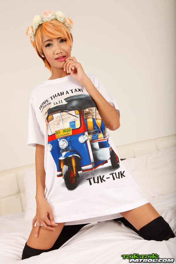 Asian cutie Omsin poses for the camera in a shirt and knee socks  - Asian, Amateur, Short Hair, Non Nude  - Photo 5