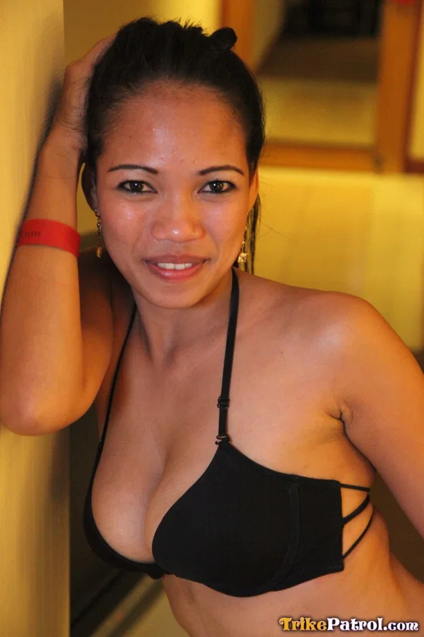 Hairy Asian girl Vanessa showing her amazing tits & pussy on a bed  - Filipina, Pinay, Asian, Perfect, Hairy, Bikini, Teen, Amateur, Cute, Sexy  - Photo 13