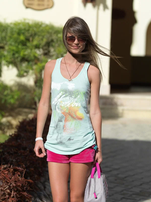Met Art starring Mia D Sex Images  - Teen, Perfect, Cute, Glamour, Model, Babe, Beautiful, Solo  - Photo 1