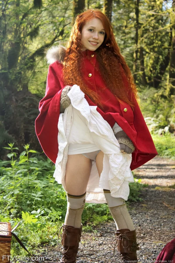 Tiny redhead teen Dolly enjoys solo masturbation with bananas in the forest  - Amateur, Petite, Redhead, Boots, Outdoor, Babe, Pussy, Beautiful, Glamour, Model  - Photo 2