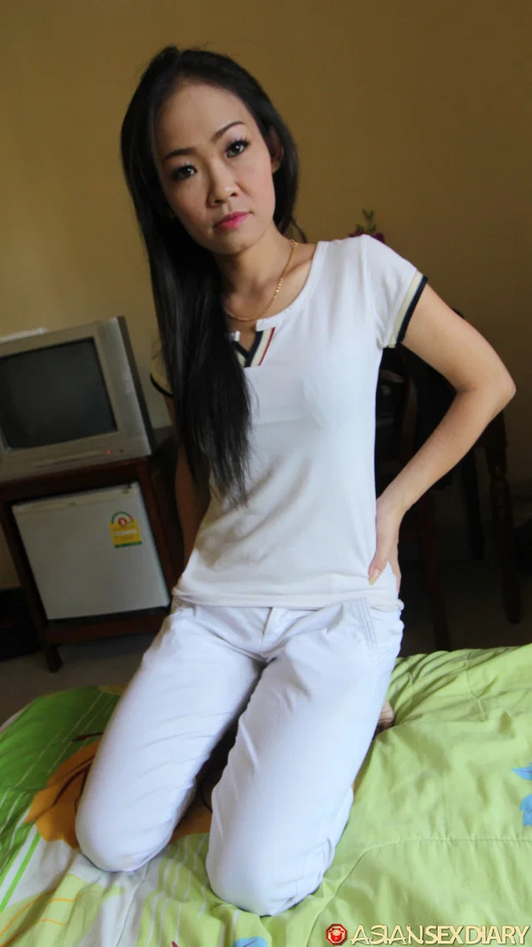 Skinny Asian teen Hong strips and gets her hairy beaver boned in POV  - Asian, Amateur, Petite, Cute, Skinny, Teen  - Photo 4