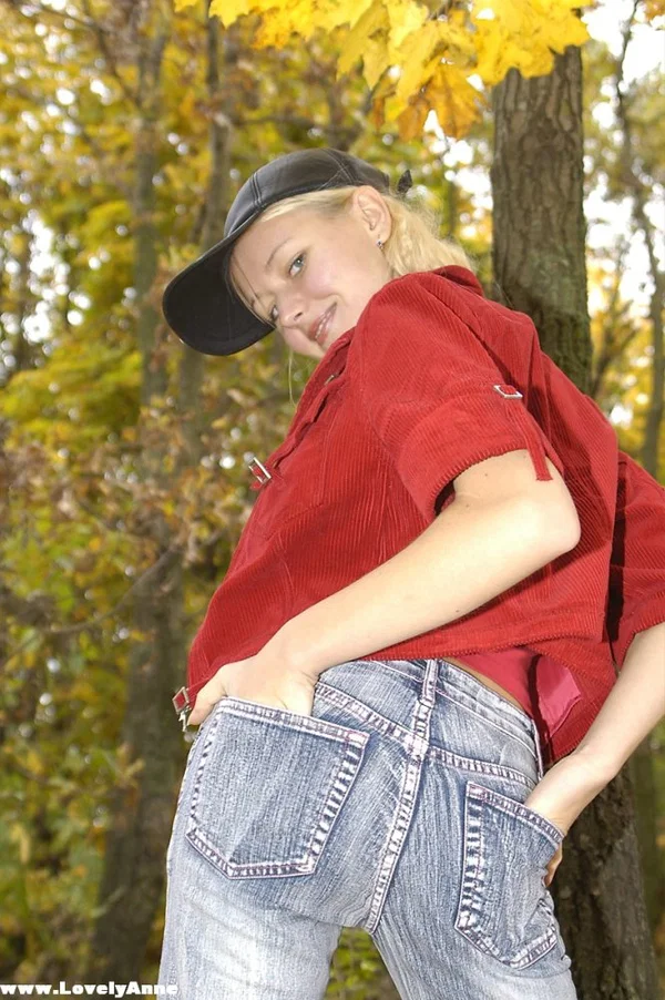 Young blonde uncovers her big tits and tight ass while in the woods  - Teen, Cute, Amateur, Outdoor, Panties, Jeans, Blonde, Ass, Close Up, Clothed  - Photo 5