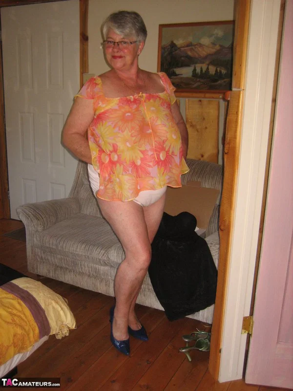 Obese granny Girdle Goddess wakes up from a nap and precedes to strip naked  - Granny, SSBBW, BBW, Amateur, Skirt, Chubby, European, Thick, Curvy, Glasses  - Photo 12