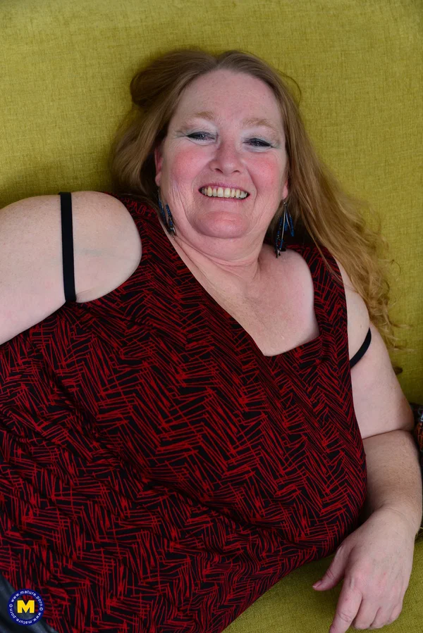Mature BBW Lindy Lust flaunting her extra large boobs & fat shaved pussy  - BBW, Mature, Curvy, Chubby, Thick, Pussy, Big Tits, Amateur, European  - Photo 4