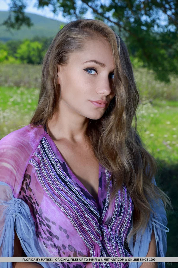 Young beauty Florida gets completely naked outdoors underneath a tree  - Teen, Clothed, Outdoor, Tiny Tits, Pussy, Brunette, PAWG, Undressing, Spreading, Ass  - Photo 1