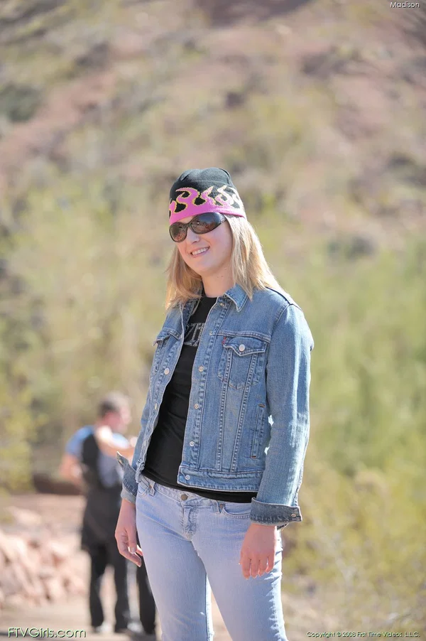 Naughty amateur Madison shows her hard nipples & pink pussy outdoors  - Jeans, Secretary, MILF, Amateur, Blonde, Spreading, Ass, Close Up, Clothed, Outdoor  - Photo 1