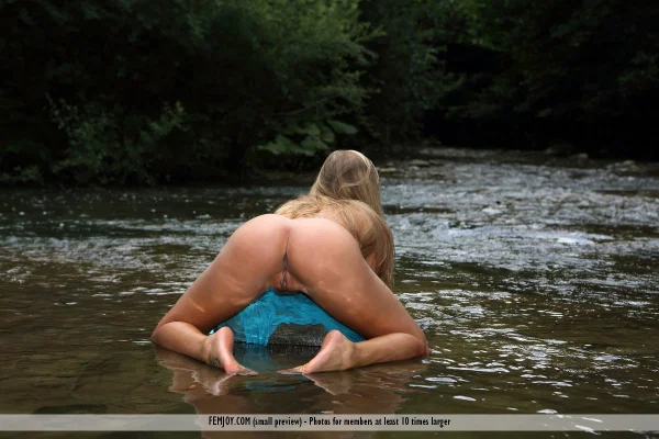 Hot blonde April E naked in the river spreading legs to wet her horny pussy  - Outdoor, European, Babe, Wet, Hairy, Glamour, Ass, Model, Big Tits, Beautiful  - Photo 5