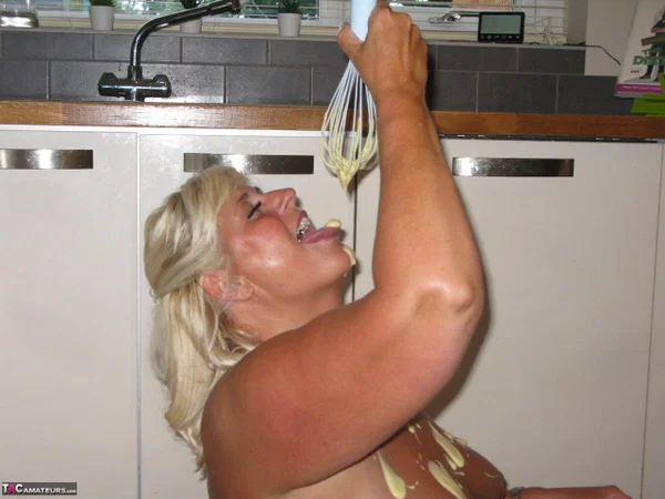 Middle-age blonde plumper Chrissy Uk covers her mostly naked body in batter  - Housewife, Mature, Chubby, BBW, Curvy, Thick, Amateur, Lingerie, Fetish, Stockings  - Photo 13