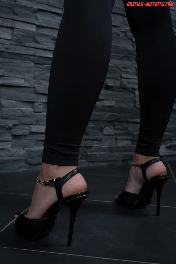 Hot blonde Jessi Gold makes a male sub lick her pussy and worship her feet  - Femdom, Facesitting, Fetish, Feet, Pussy Licking, High Heels, Lingerie, Pussy, Ass, Shaved  - Photo 2