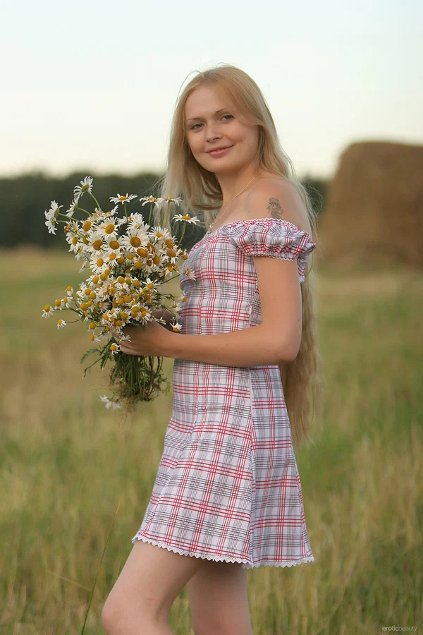 Pantyless babe Gerda A stripping and spreading her pussy in the hay  - Outdoor, Teen, Russian, European, Pussy, Dress, Mature, Babe, Glamour, Tiny Tits  - Photo 1