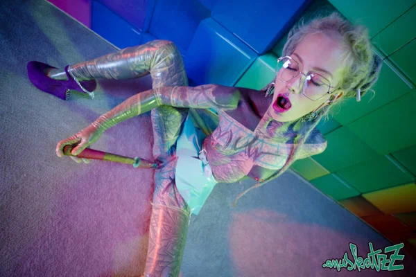 Tattooed freak Anuskatzz masturbates with toys in cantilever heels  - Latex, Glasses, Piercing, Fetish, Tattoo, Pigtails, High Heels, Dildo, Masturbation, Spreading  - Photo 11