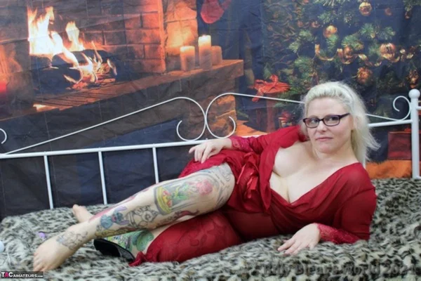 Tattooed UK blonde Mollie Foxxx looses her tits and ass from a red robe  - BBW, Mature, Chubby, Amateur, Lingerie, Curvy, Tattoo, Glasses, Thick, Redhead  - Photo 5
