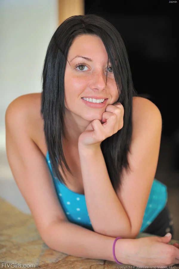 Sexy brunette Jasmin poses in her provocative lingerie before masturbating  - Panties, Feet, Teen, Lingerie, Shorts, Cute, Glamour, Big Tits, Beautiful, Ass  - Photo 18