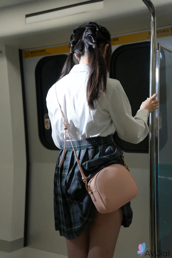 Asian schoolgirl Yuli has doggystyle sex with a senior on the train  - Chinese, Schoolgirl, Public, Asian, Small Cock, Short Hair, Blowjob, Outdoor, Non Nude  - Photo 7
