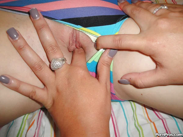 Lesbians teens Tasia Banx and Ashlyn Rae are sucking pussies  - Teen, Lesbian, Panties, Tattoo, Nipples, Pussy Licking, Pussy, Big Tits, Spreading, Fingering  - Photo 9