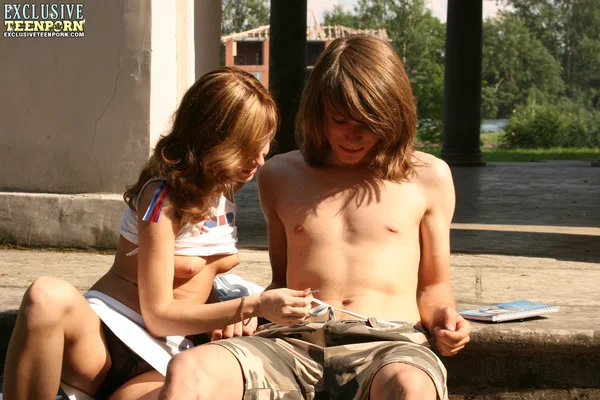 Young girls and her boyfriend gets caught having sex in the front yard  - Teen, Outdoor, Hardcore, Caught, Amateur, Ass, Reality, Blowjob, Shaved, Pussy  - Photo 2