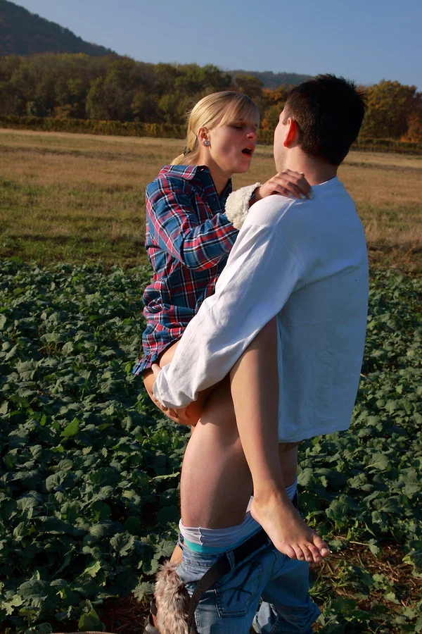 Blonde girl and her boyfriend have sex in a crop field away from prying eyes  - Ass Fucking, Doggy Style, Farm, Czech, Outdoor, Fingering, Hardcore, Teen, Kissing, Cumshot  - Photo 10