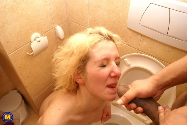 Amateur blonde Viktoria gets face fucked in the public toilet by a black stud  - Mature, Double Penetration, Cumshot, Pissing, Interracial, Fetish, Blowjob, Amateur, Ass Licking, European  - Photo 17