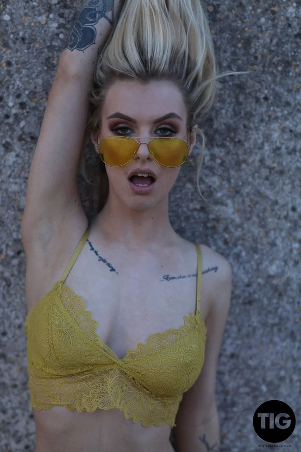Sultry blonde model with tattoos Saskia Valentine exposes her tits outdoors  - Glasses, Glamour, Beautiful, British, Babe, Outdoor, Model, Solo  - Photo 11