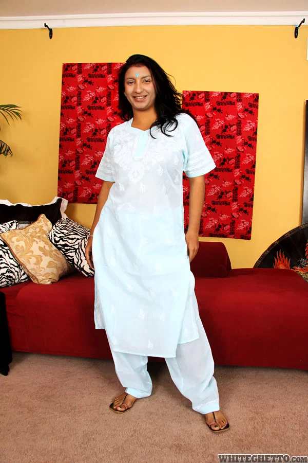 Chubby Indian woman Charumati A strips to her bra and underwear in sandals  - Chubby, Thick, Sandals, Curvy, BBW, Beautiful, Clothed, Feet, Solo, Lingerie  - Photo 3