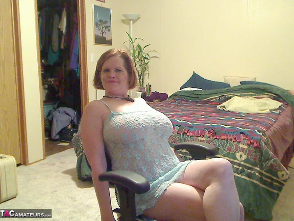 Fat mature mom Misha bares saggy boobs to fist her hot pussy on the bed  - Mature, BBW, Amateur, Curvy, Thick, Chubby, Panties, Saggy Tits, Nipples, Big Tits  - Photo 18