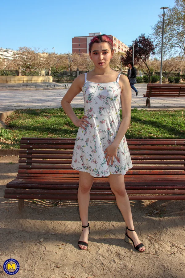 Mature NL Mia Navarro, Senora Fina  - Public, Spanish, Mature, Petite, Teen, Latina, Spreading, Cute, Outdoor, Amateur  - Photo 1