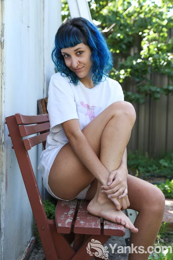 Amateur girl Jay Elle sports dyed hair while masturbating on a backyard bench  - Outdoor, Amateur, Babe, Hairy, Pussy, Masturbation, Ass, Panties, Beautiful, Solo  - Photo 1