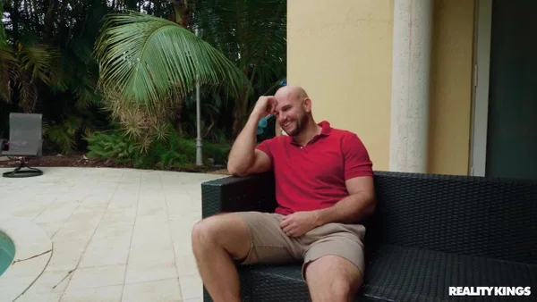 Curvy pool girl Lauren Phillips enjoys outdoor anal sex with a muscular man  - Anal, MILF, Amateur, Redhead, White, Pussy, Reality, Spreading, Tall, Outdoor  - Photo 2