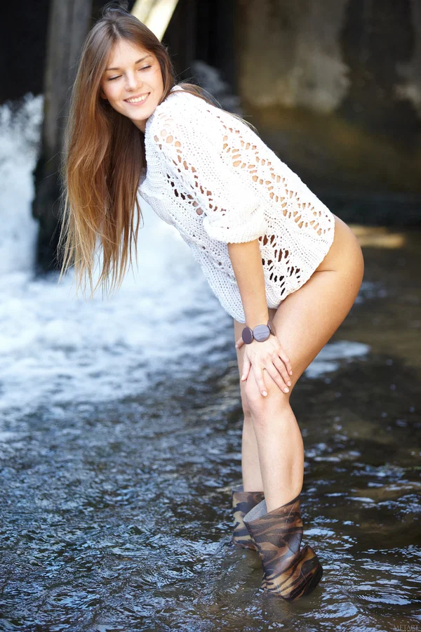 Young beauty in short shorts and boots flashes her teen pussy amid rushing water  - Wet, Teen, Outdoor, Cute, Beautiful, Skinny, Solo, Glamour, Babe, Ass  - Photo 20
