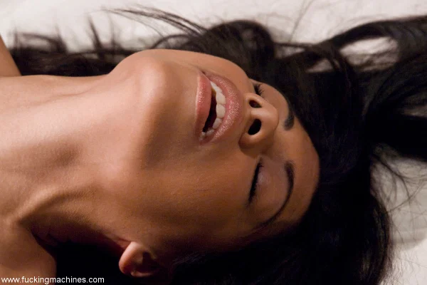 Latina MILF Cassandra Cruz gets totally naked before sex with a fucking machine  - MILF, Beautiful, Latina, Masturbation, BDSM, Pussy, Face, Babe, Dildo, Sexy  - Photo 13