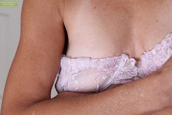Skinny granny Alley undressing for spreading of mature vagina  - Mature, Close Up, Spreading, Nipples, Pussy, Lingerie, Ass, Skinny, Feet, Asshole  - Photo 4