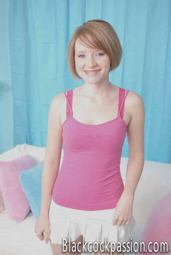 Teen Faith Daniels tastes cum after being fucked & creampied by a BBC  - Photo 1