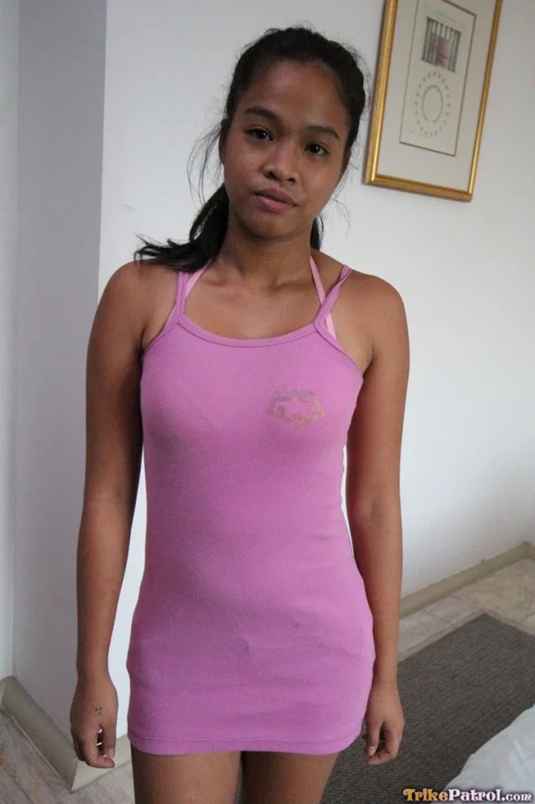 Asian amateur Shakira strips to display her hairy pussy & tits on the bed  - Filipina, Pinay, Family, Asian, Teen, Amateur, Close Up, Hairy, Solo, Sexy  - Photo 3
