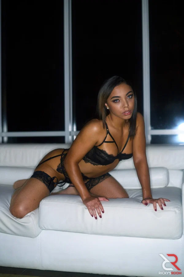Mia Moore & Zerella Skies tongue kiss in front of a hunky black man  - Ass, Ebony, Lingerie, MILF, Interracial, Threesome, Mature, Latina, High Heels, African  - Photo 4