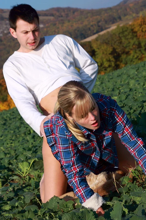 Blonde girl and her boyfriend have sex in a crop field away from prying eyes  - Ass Fucking, Doggy Style, Farm, Czech, Outdoor, Fingering, Hardcore, Teen, Kissing, Cumshot  - Photo 5