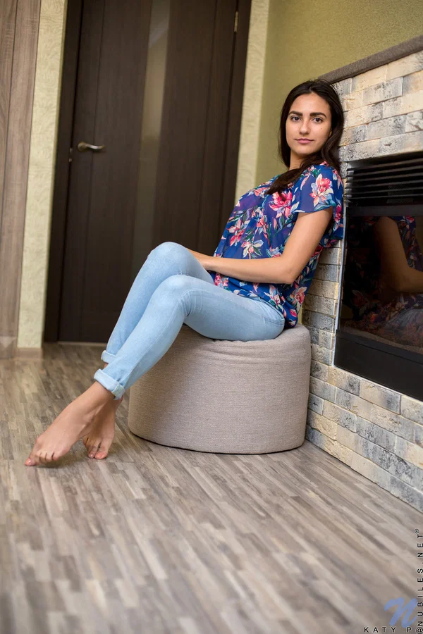 Small breasted teen hottie Katy P on her knees exposing her holes & sexy feet  - Jeans, Feet, Perfect, Teen, Petite, Pussy, Russian, Tiny Tits, Ass, Cute  - Photo 2